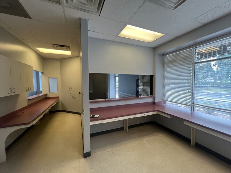 More Photos Of 225 N Ronald Reagan Blvd, Longwood General Retail For Sale