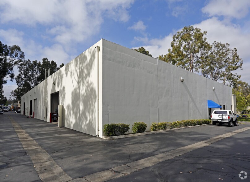 More Photos Of 23192 Verdugo Dr, Laguna Hills Light Manufacturing For Lease