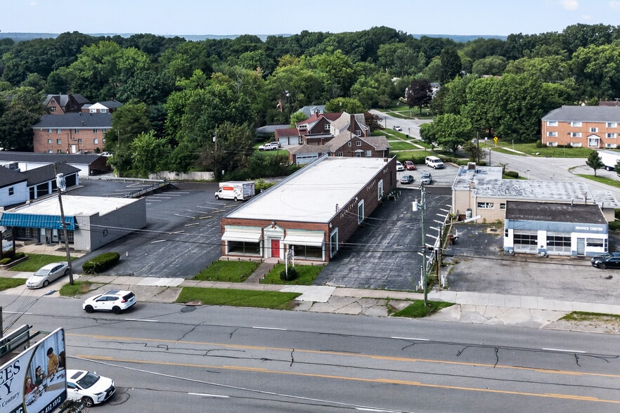 More Photos Of 4120 Market St, Youngstown Freestanding For Sale