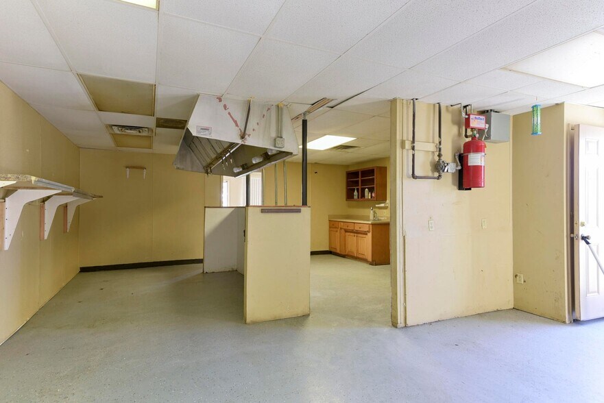 More Photos Of 14981 Mo - 13 Bus Highway, Branson West Restaurant For Sale