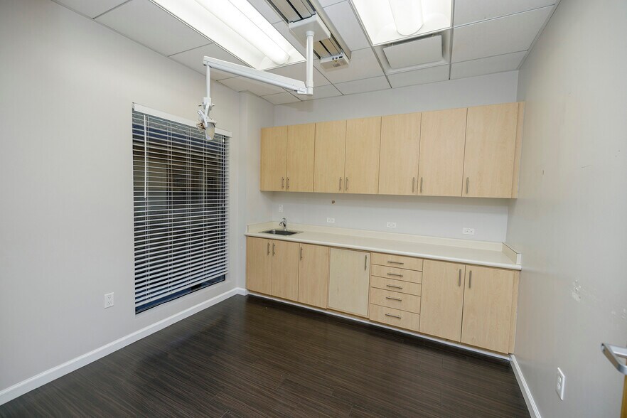 More Photos Of 1130 Coffee Rd, Modesto Medical For Sale