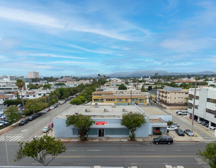 More Photos Of 901 Santa Monica Blvd, Santa Monica Freestanding For Sale