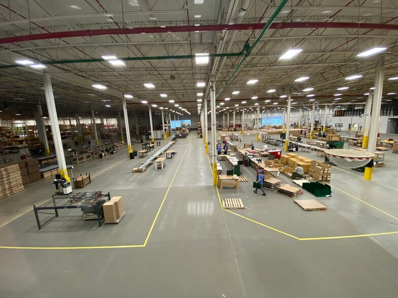 More Photos Of 100 Harbor Dr, Charlevoix Manufacturing For Sale