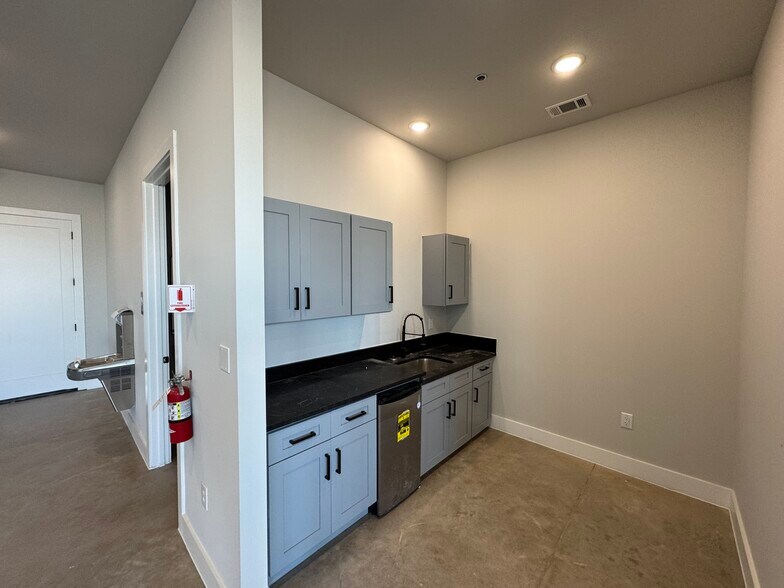 More Photos Of 6723 W Interstate 30, Royse City Unknown For Lease