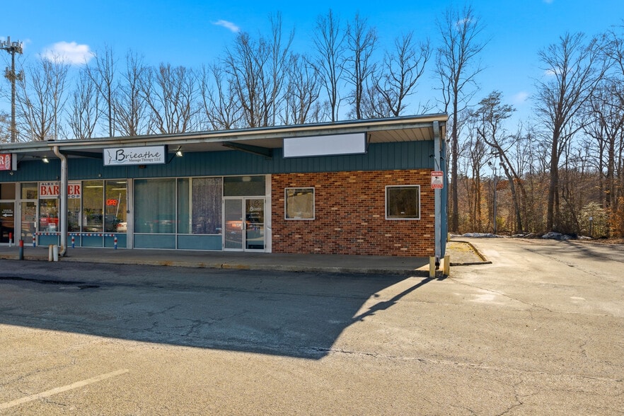 More Photos Of 5472-5486 Southern Maryland Blvd, Lothian Storefront For Sale