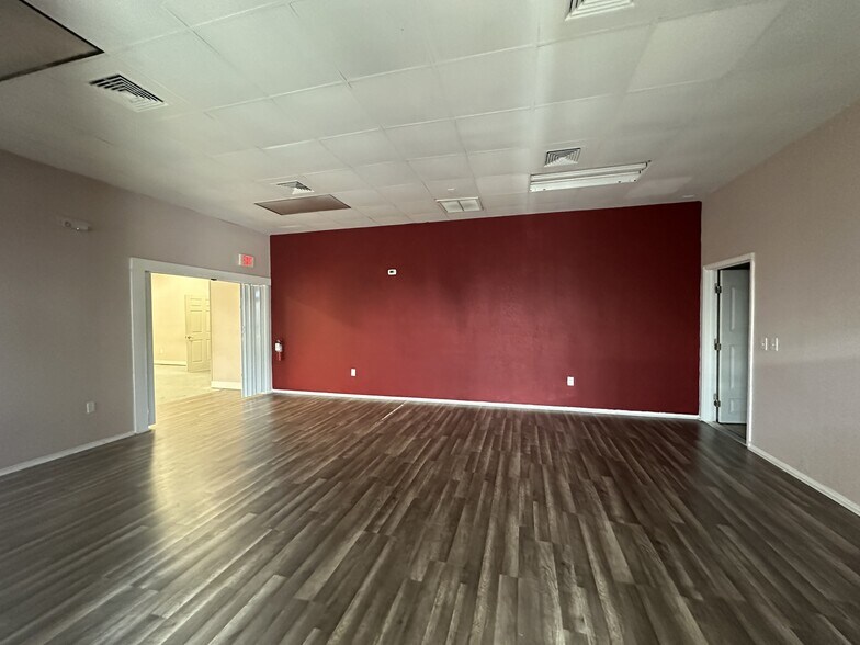 More Photos Of 1240 Hand Ave, Ormond Beach Showroom For Lease