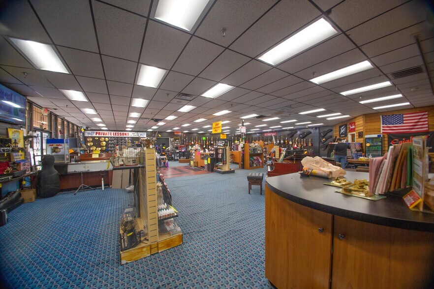 More Photos Of 4661 Chambers Rd, Macon-Bibb Storefront For Sale