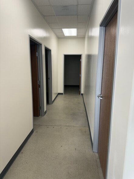 More Photos Of 1781 3rd St, Riverside Warehouse For Lease