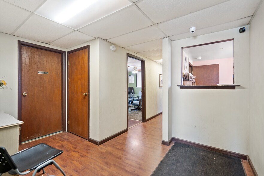 More Photos Of 560 W Pike St, Canonsburg Office Residential For Sale