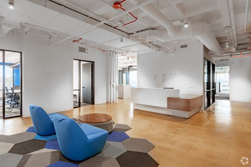 More Photos Of 6300 N River Rd, Rosemont Office For Lease