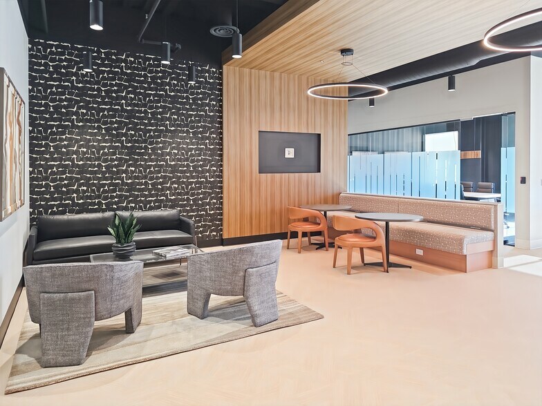 More Photos Of 775 N 1525th W, Farmington Coworking Space