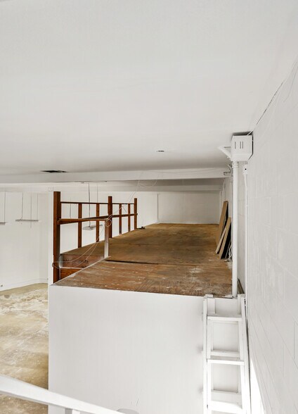 More Photos Of 4931 Venice Blvd, Los Angeles Storefront For Lease