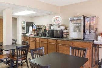 More Photos Of 1202 S Kniss Ave, Luverne Hotel For Sale