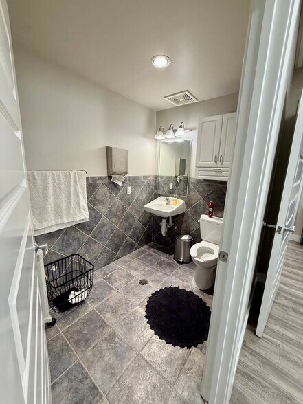 More Photos Of 2717 N Highway 89, Pleasant View Medical For Lease