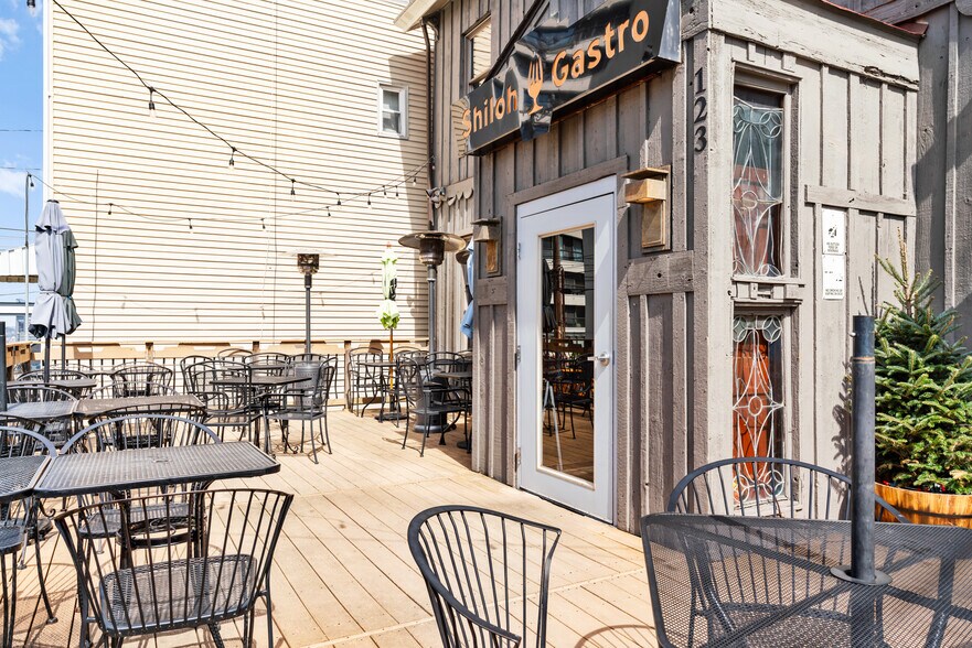 More Photos Of 123 Shiloh St, Pittsburgh Restaurant For Sale