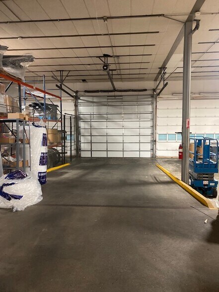 More Photos Of 401 Royalston Ave, Minneapolis Manufacturing For Lease