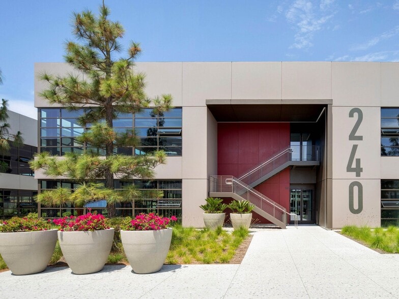 More Photos Of 100 Progress, Irvine Unknown For Lease