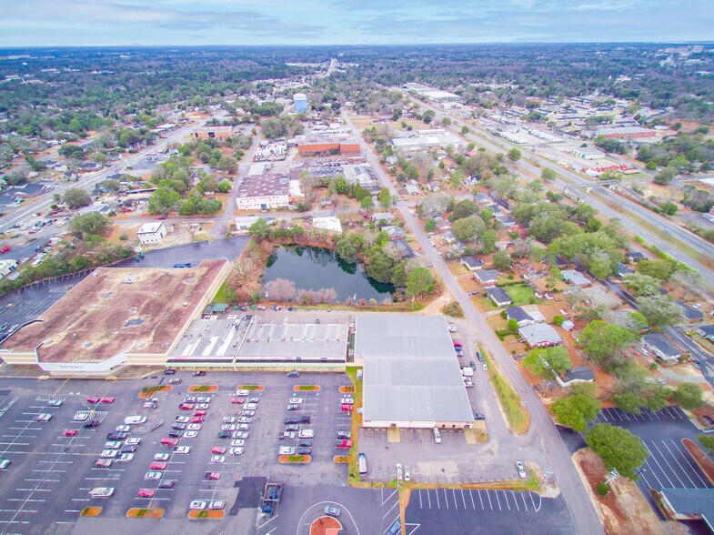 More Photos Of 111 N 12th St, West Columbia General Retail For Sale