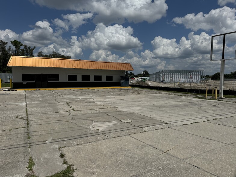 Primary Photo Of 2790 N Tamiami Trl, North Fort Myers Convenience Store For Sale