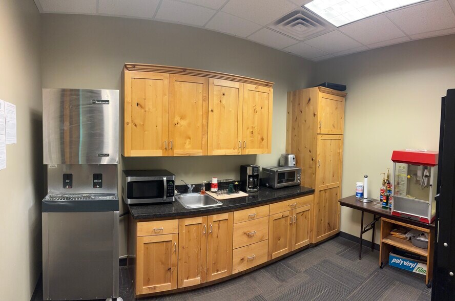More Photos Of 552-580 W 800 N, Orem Medical For Sale