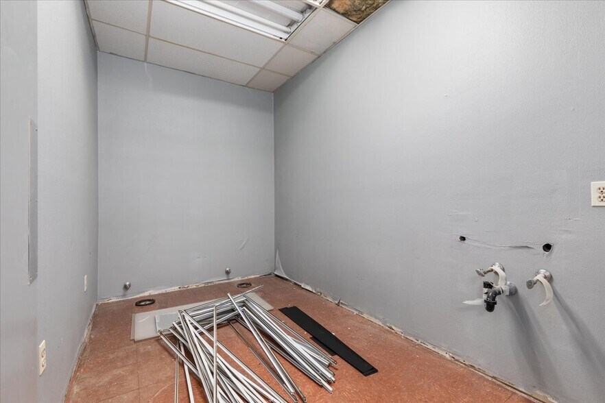 More Photos Of 11 Water St, Front Royal Loft Creative Space For Lease