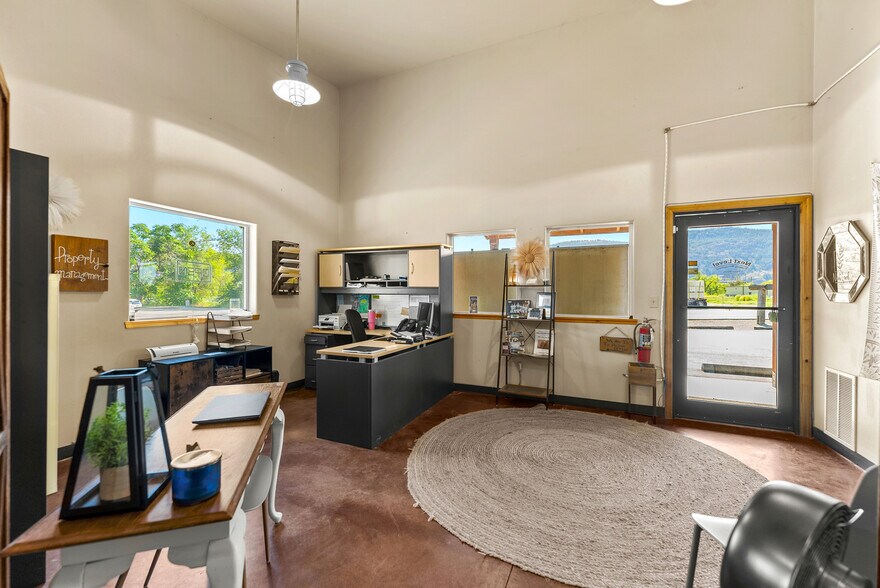 More Photos Of 911 19th Ave, Oroville Freestanding For Sale