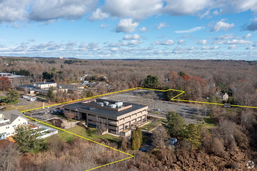 More Photos Of 101 Merritt Blvd, Trumbull Office For Lease