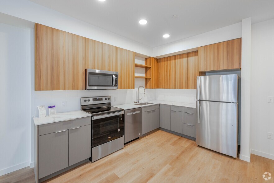 More Photos Of 631 SW 150th St, Burien Apartments For Lease