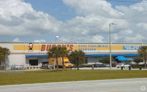 More Photos Of 6608 E Adamo Dr, Tampa Warehouse For Lease