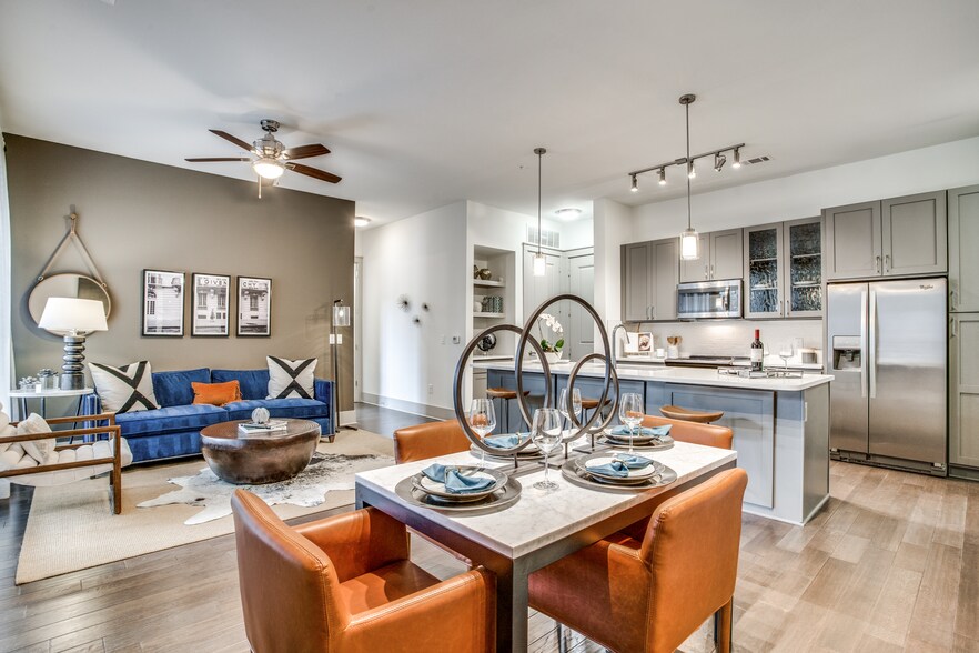 More Photos Of 4646 Amesbury Dr, Dallas Apartments For Lease