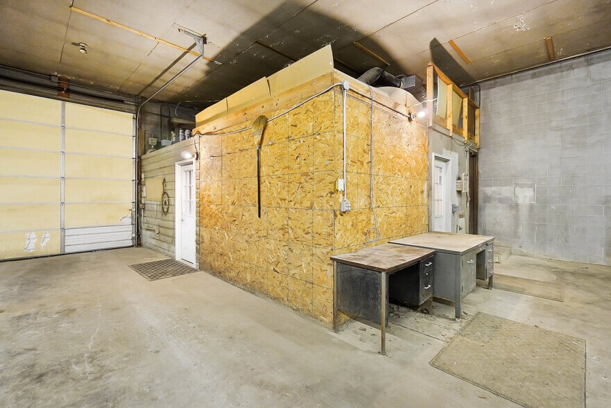 More Photos Of 6220 Knollwood Rd, Springfield Warehouse For Sale