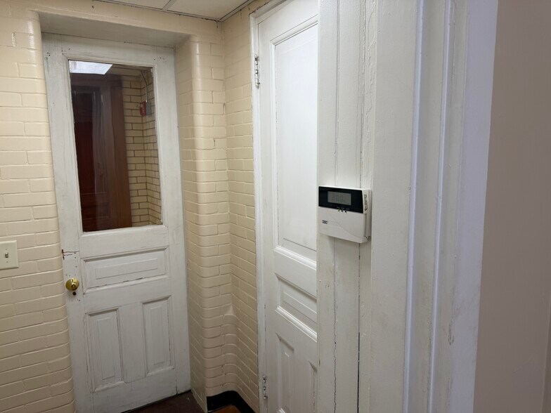 More Photos Of 159 Singleton St, Woonsocket Manufacturing For Lease