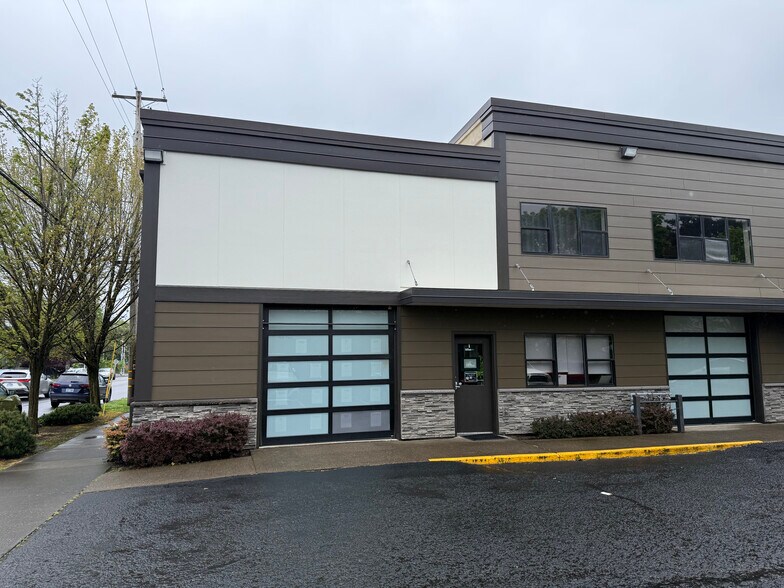 More Photos Of 8028 NE Glisan St, Portland Warehouse For Lease