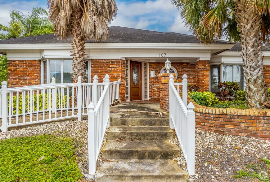 More Photos Of 1107 S Myrtle Ave, Clearwater Medical For Sale