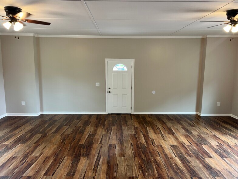 More Photos Of 4568 Covington Hwy, Decatur Medical For Lease