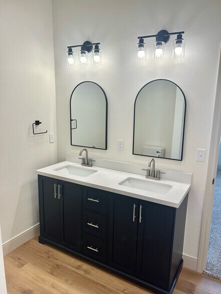 More Photos Of 2 S Hunsley Hills Blvd, Canyon Apartments For Sale