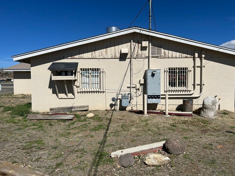 More Photos Of 10052 S Highway 69, Mayer Restaurant For Lease