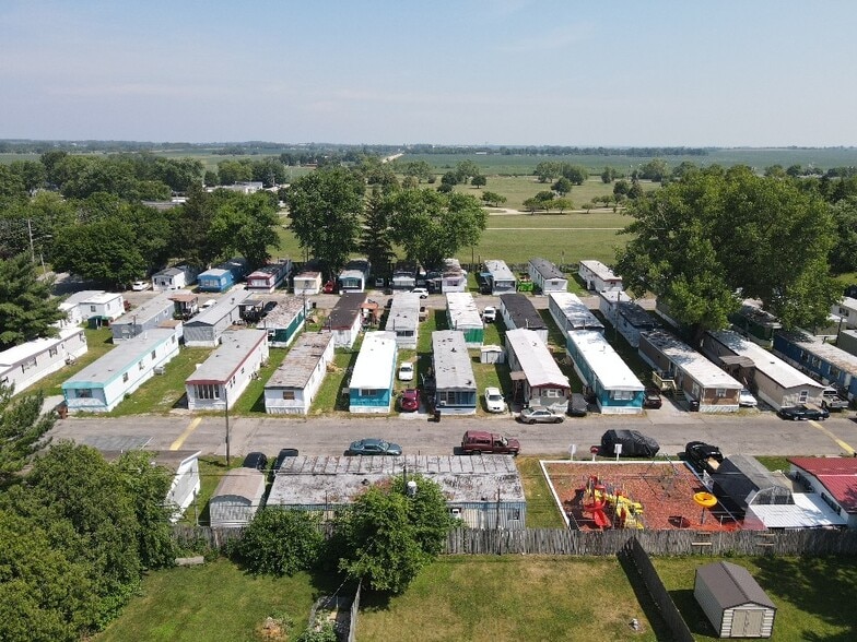 More Photos Of 1 Mahoning Ave, Rantoul Multifamily For Sale