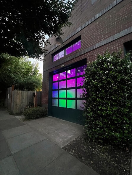 More Photos Of 7321-7327 N Charleston Ave, Portland Freestanding For Lease