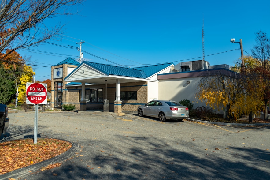 More Photos Of 451 Lincoln St, Worcester Storefront For Lease