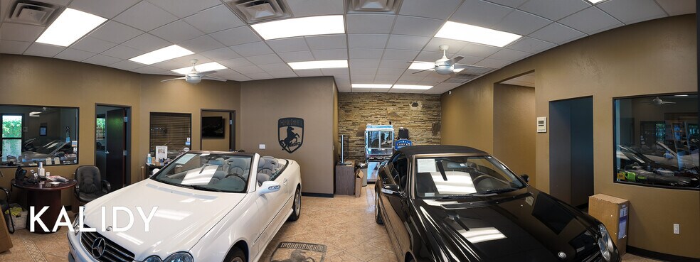 More Photos Of 9615 Broadway Ext Service Rd, Oklahoma City Auto Dealership For Lease