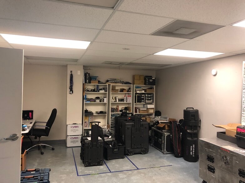 More Photos Of 428 Barry St, Orlando Warehouse For Sale