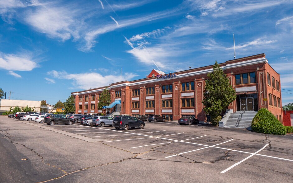 More Photos Of 221 3rd St, Newport Office For Lease