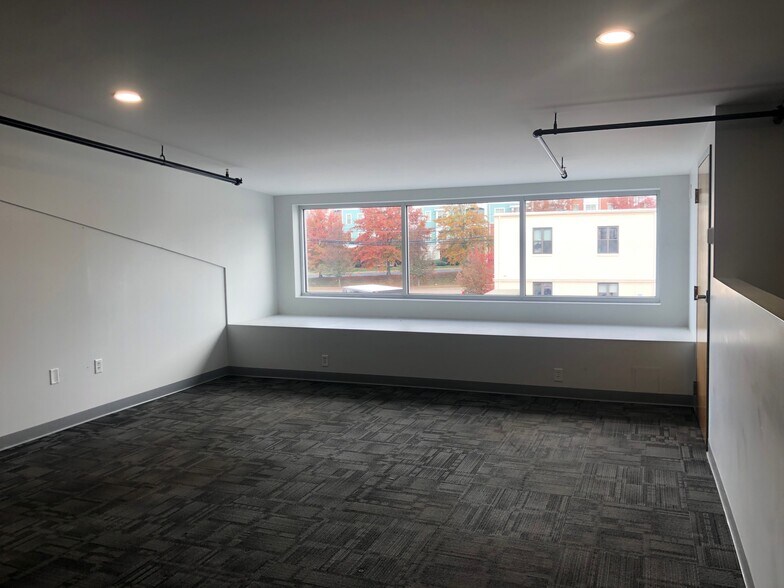 More Photos Of 586 Pleasant St, Watertown Light Distribution For Lease