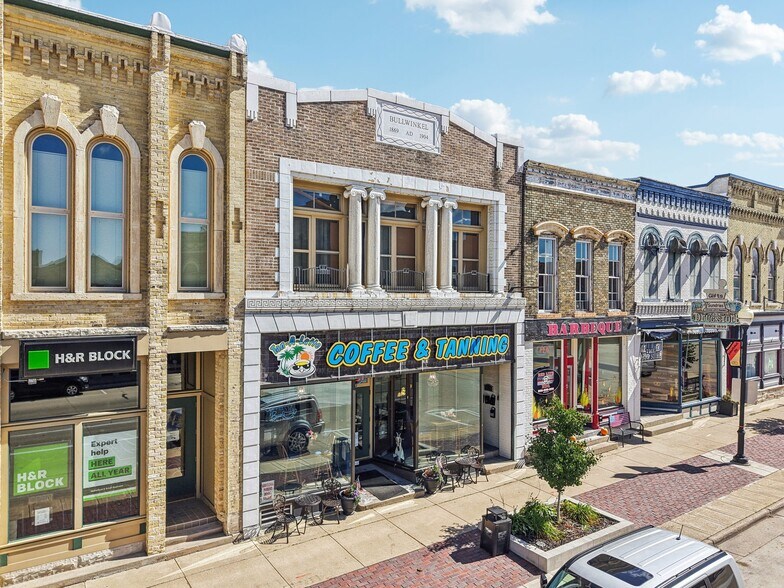 More Photos Of 122-124 N Main St, Jefferson Storefront Retail Residential For Sale