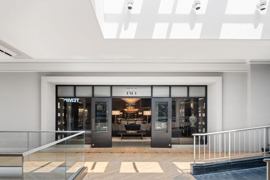 More Photos Of 97 Plaza Frontenac, Saint Louis Unknown For Lease