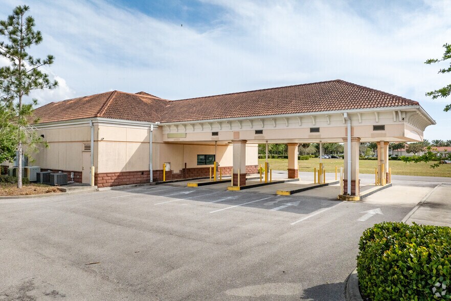 More Photos Of 17810 Ben Hill Griffin Pky, Fort Myers Bank For Lease