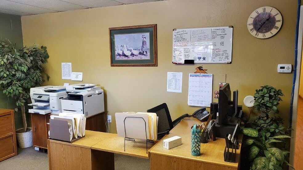 More Photos Of 41614 102nd St E, Palmdale Industrial For Lease