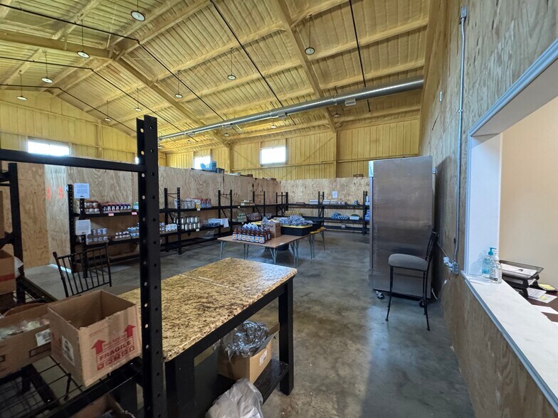 More Photos Of 2130 Country Club Rd, Palestine Golf Course Driving Range For Sale