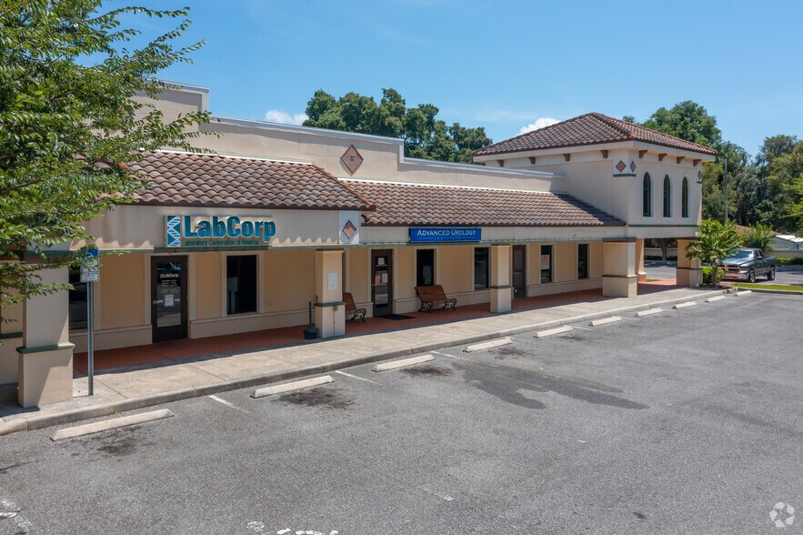 More Photos Of 210 S Lake St, Leesburg Medical For Lease